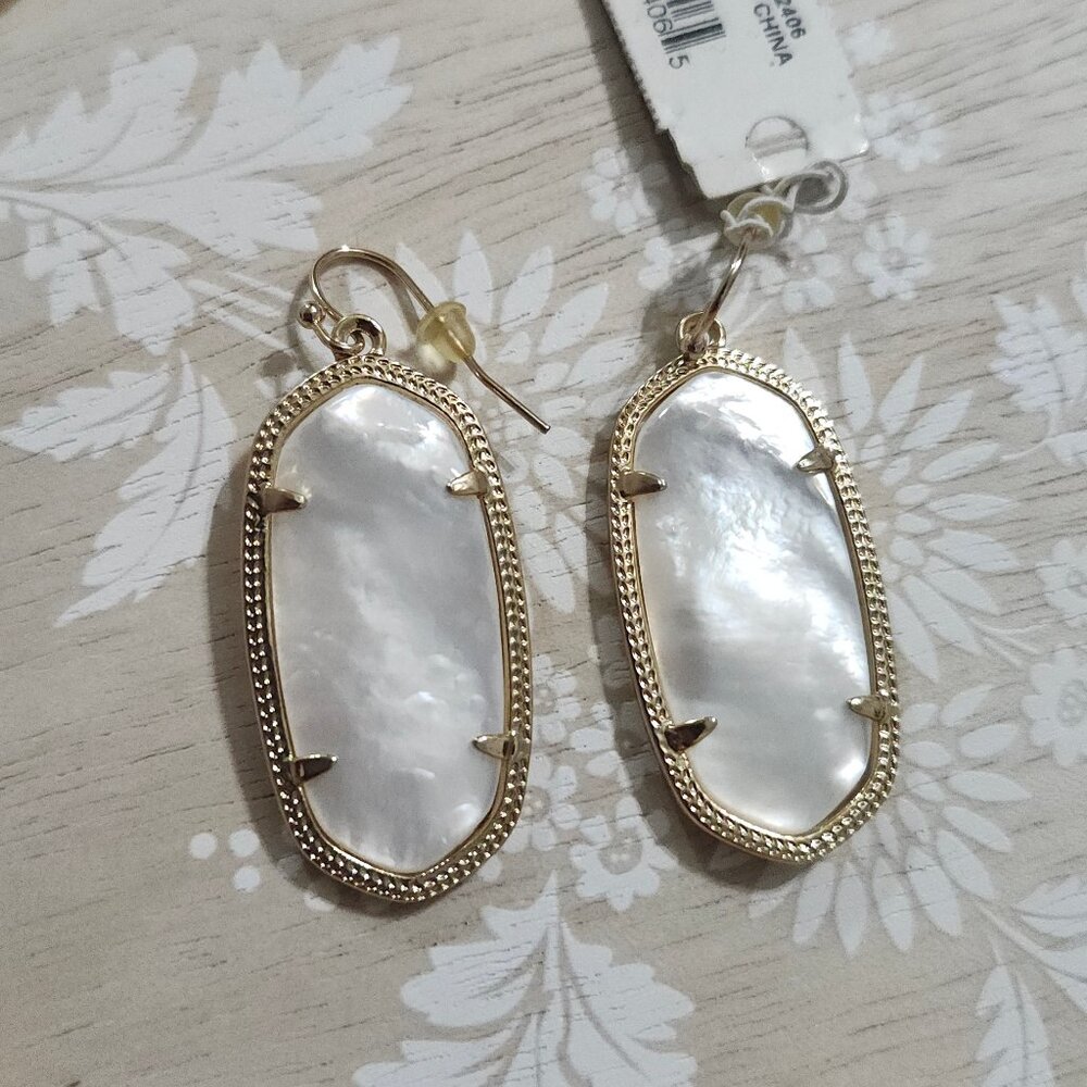 Kendra Scott White Pearl Elle Gold Drop Earrings